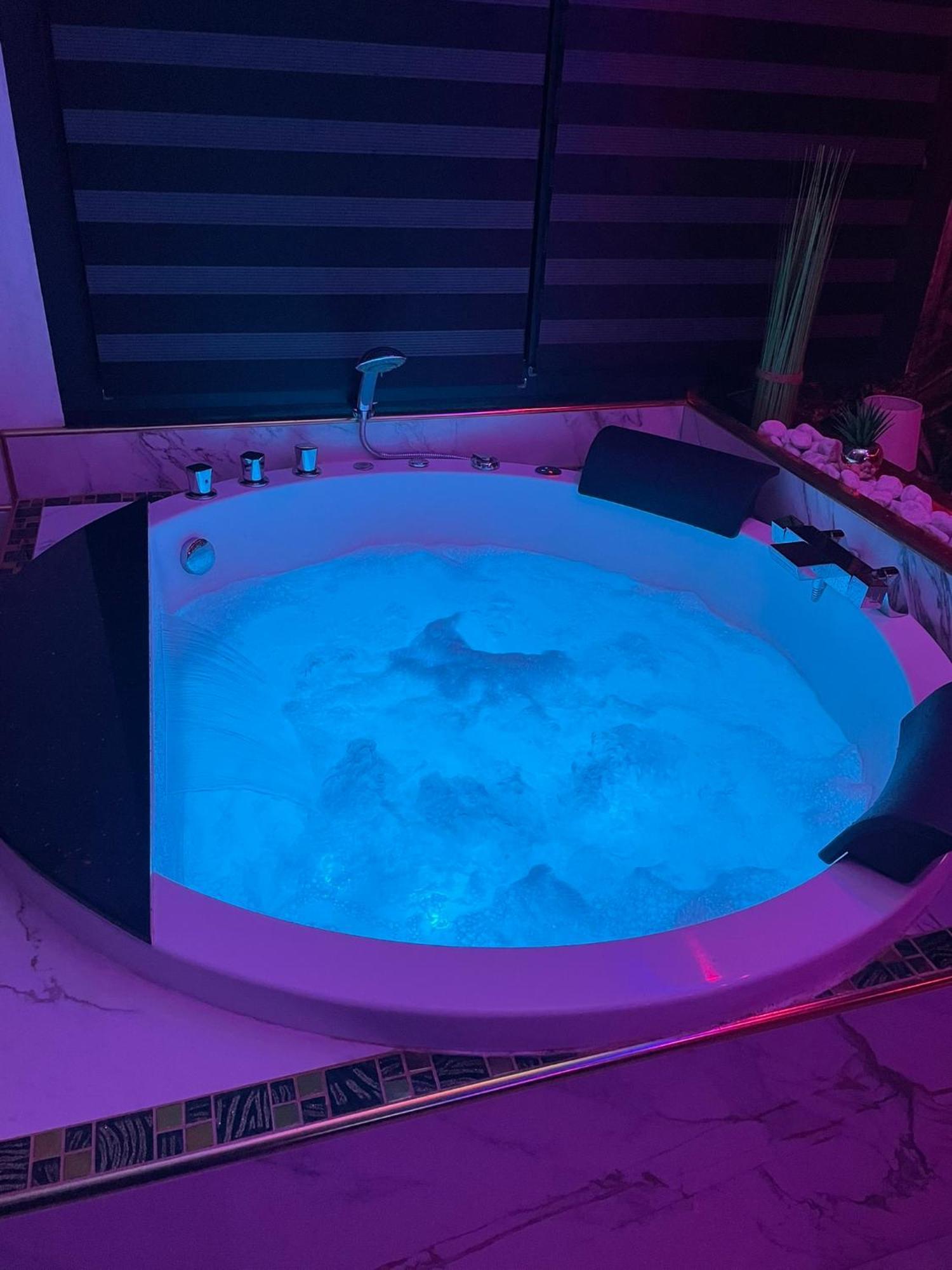 L'Aurore Suite De Charme, Clim Jacuzzi, Sauna, Piscine Chauffee Cuisine... Carpentras ภายนอก รูปภาพ